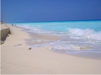 Caminando en la playa de Cancun, q roo